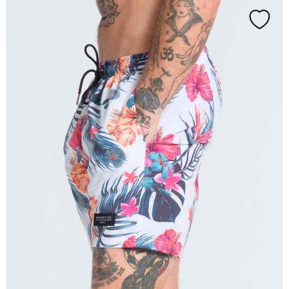 Vacancy Co. Men’s Floral Swim Trunks – Size M – Tropical Print – NWT - Picture 9 of 9